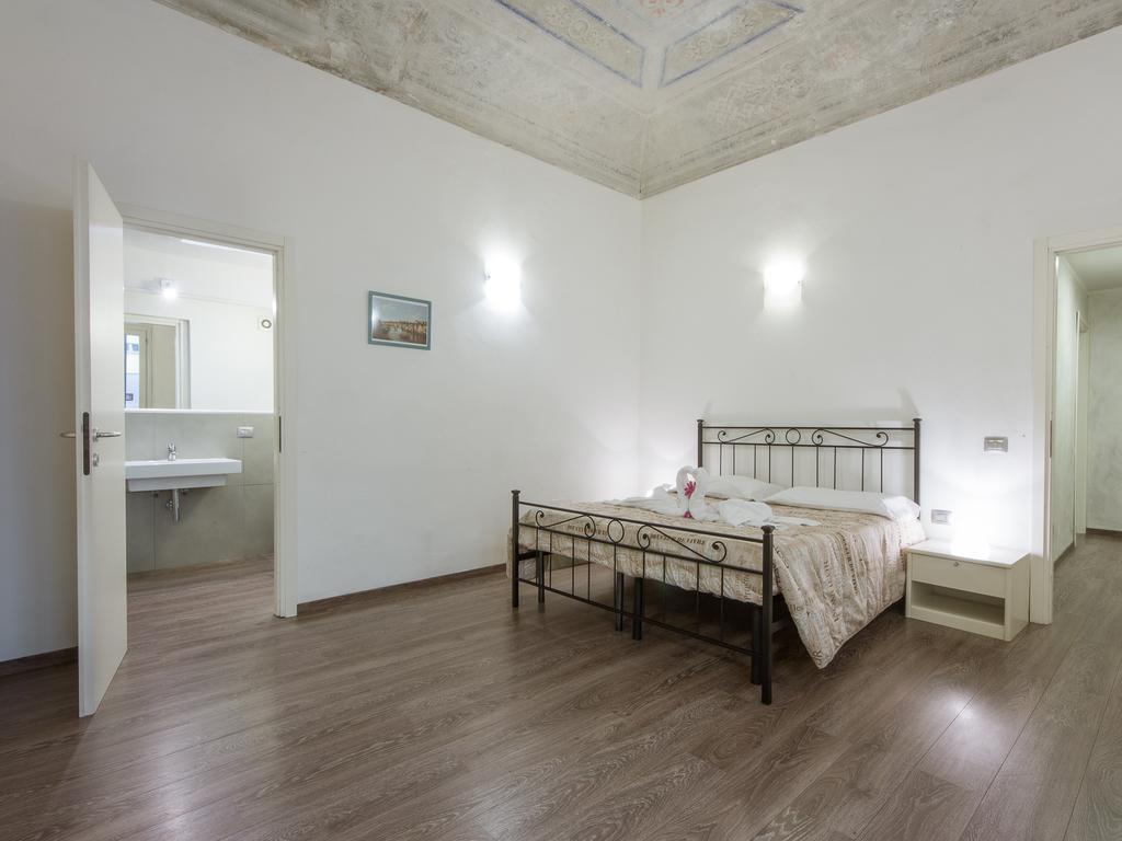 Piazza Pitti 2 Bedroom Firenze Bagian luar foto